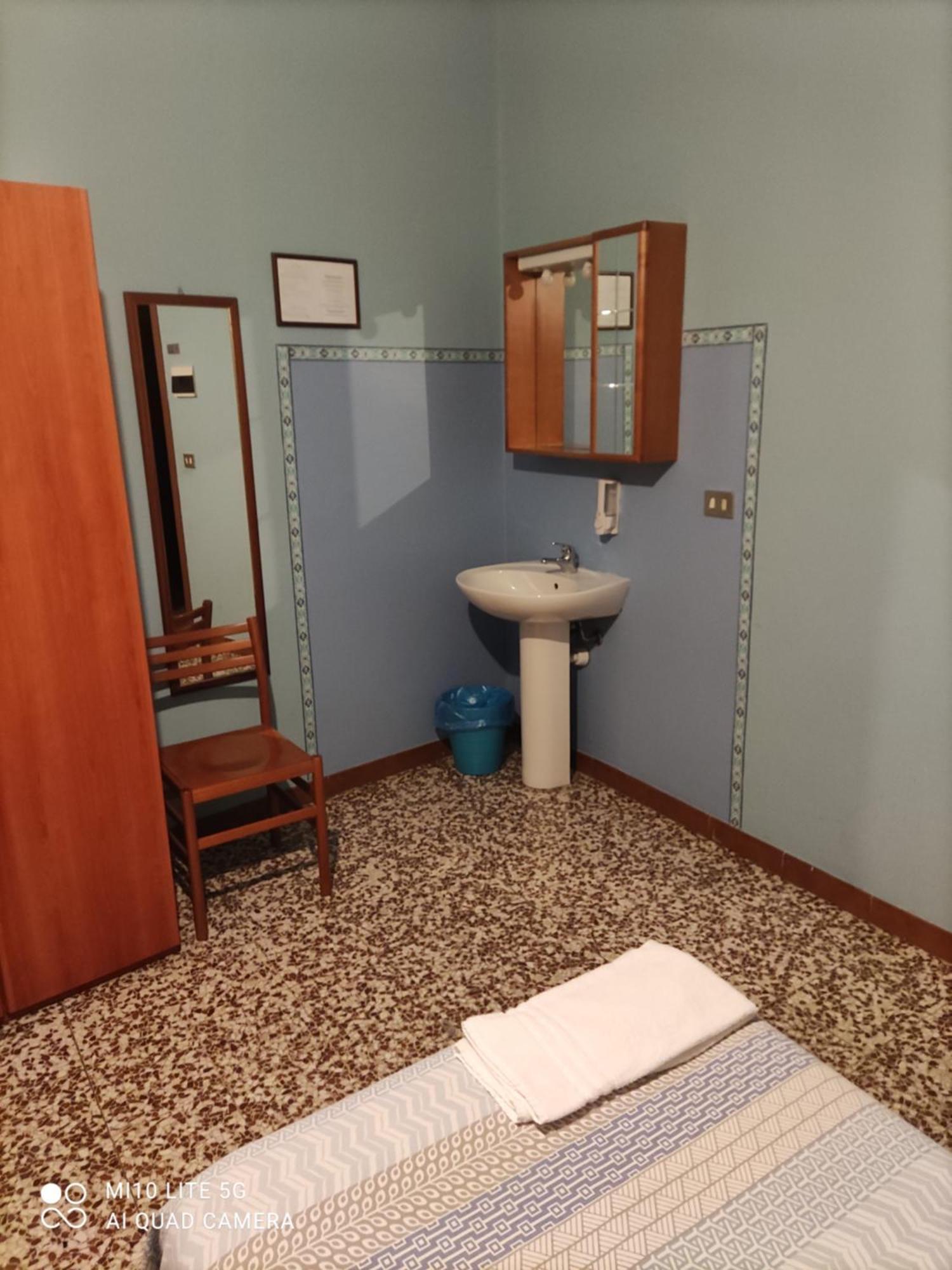 צ'זאנו בוסקונה Hostal D'Annunzio House מראה חיצוני תמונה